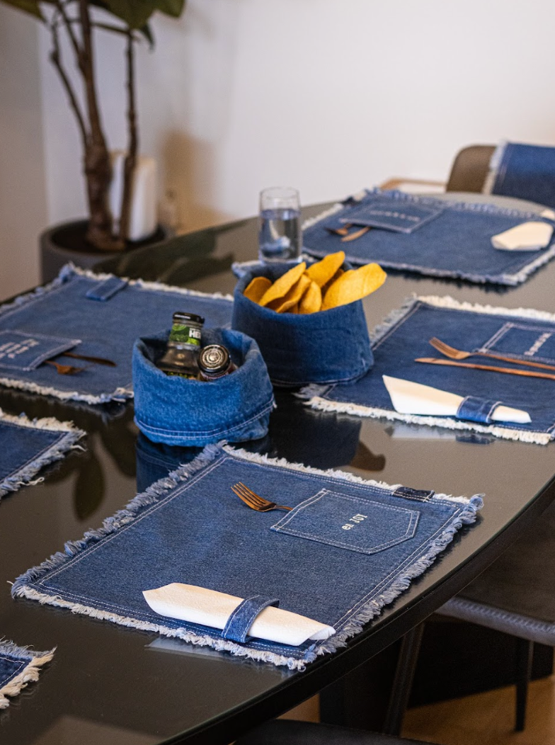 Individual tablecloth