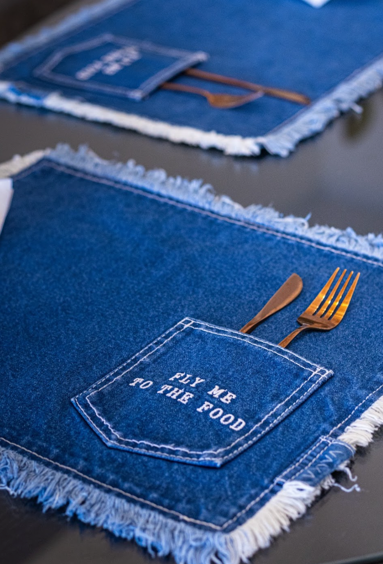 Individual tablecloth